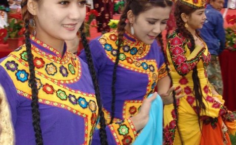 新疆女人比汉族女人好吗：维吾尔族女孩和汉族女孩的性格有什么不同？ 