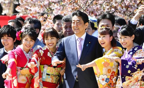 "背锅侠"菅义伟黯然落幕！谁将成为新首相？日本政坛再入宫斗漩涡